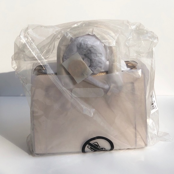 MICHAEL KORS DILLION SMALL SATCHEL IN PALE GOLD - Picture 8 of 8